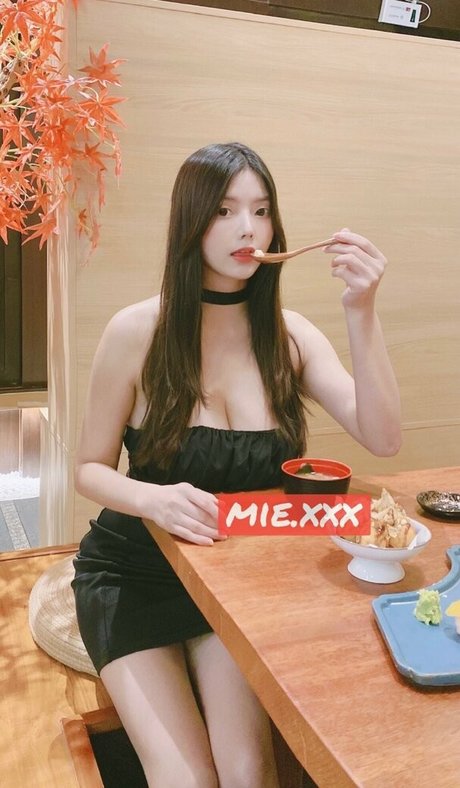 miefree ポルノスター エロティック 写真