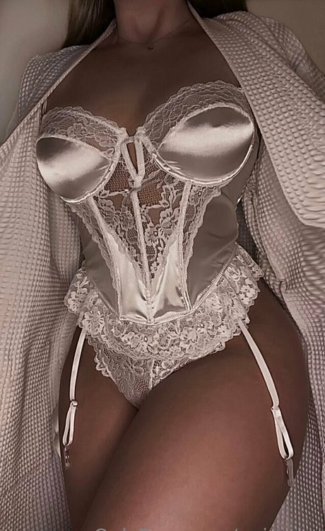 enireves セクシーなポルノスター 写真