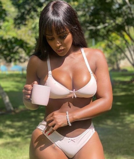 Amara La Negra アート女優 写真