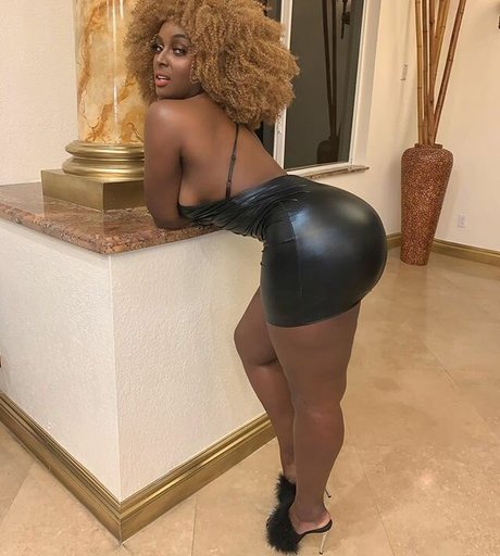 Amara La Negra 素敵なスター 写真