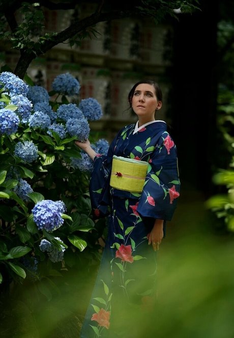 asmr 足 オンリーファンズ セクシー 写真