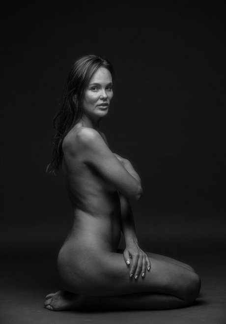 小さいペニスのオンリーファンズ アートポルノ 画像