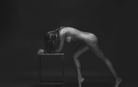 Dasha Levkovich ヌードモデル 写真
