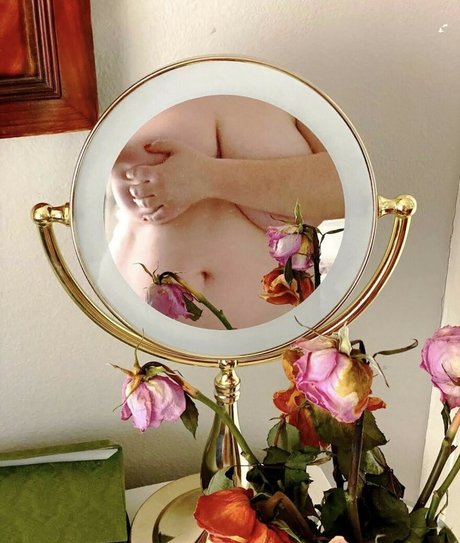 アジア人のお尻オンリーファンズ 美しいポルノ 写真