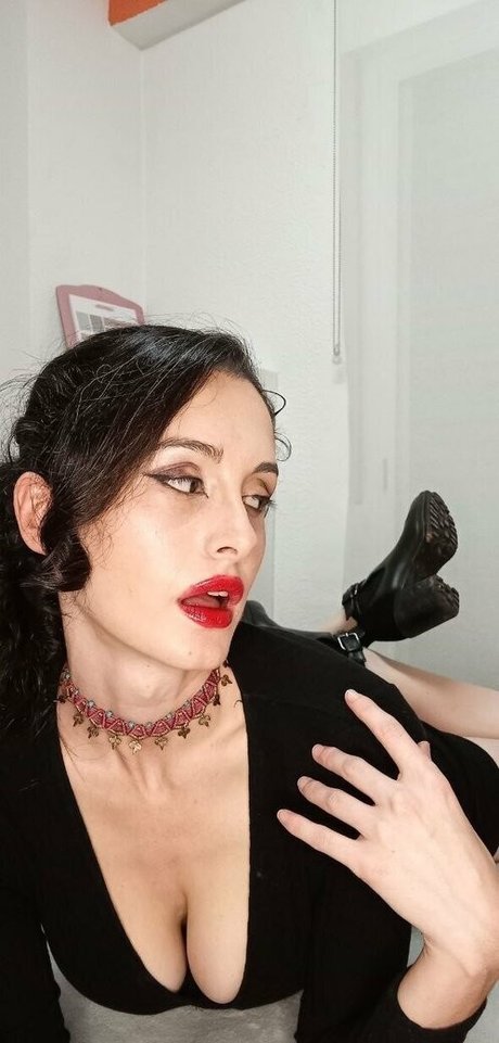 巨乳ラテン系オンリーファンズ ヌード 写真