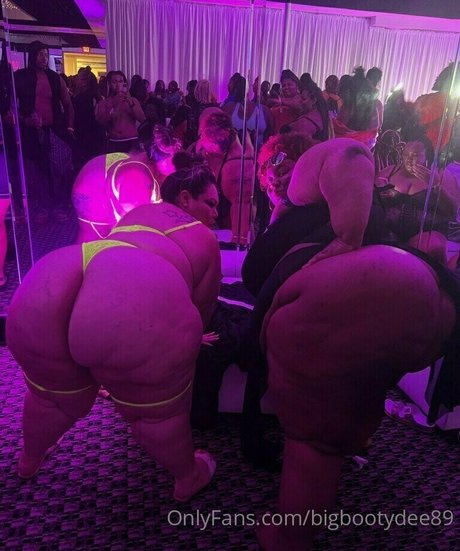 bigbootydee89 セックスモデル 写真