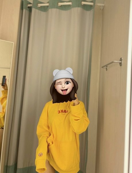 裸の写真 オンリーファンズ ホットセクシー 画像