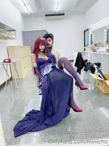 ラバーオンリーファン ヌード 写真