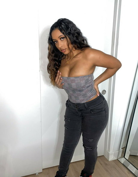 アジア人男性オンリーファンズ 無料ポルノ 写真