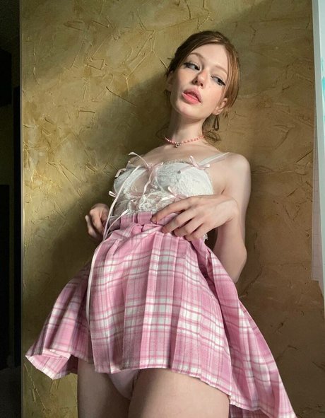 アナルファックオンリーファンズ 裸 写真