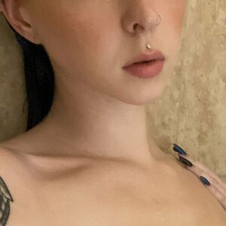 Medusaslittleangel セクシー女優 写真