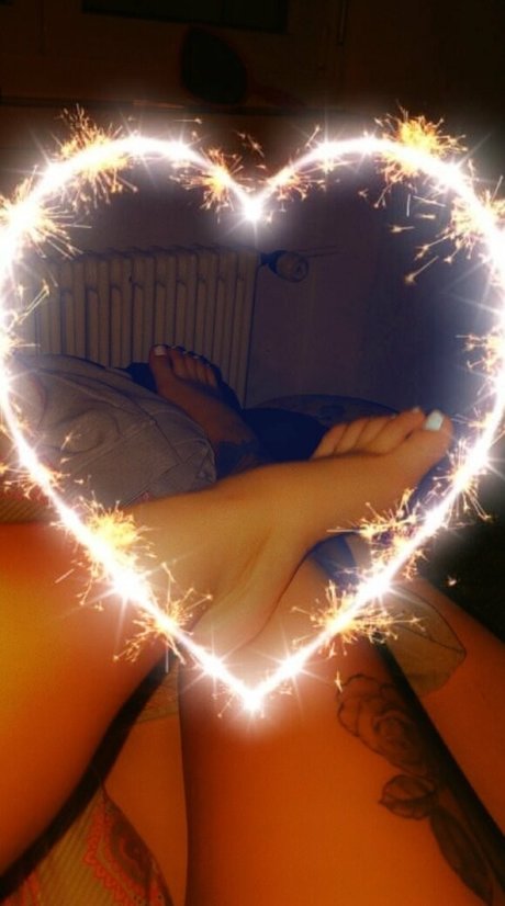 justfeetsforyou ヌードモデル 写真