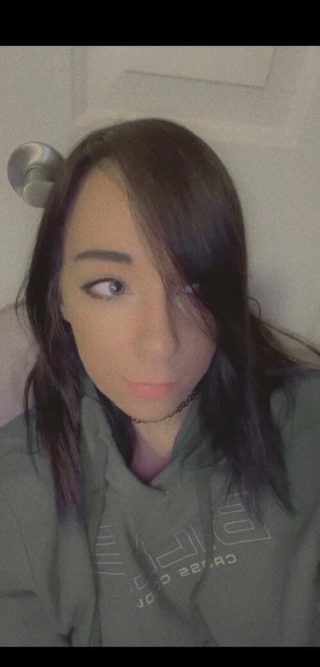 おっぱい自撮りオンリーファンズ セクシー裸 画像