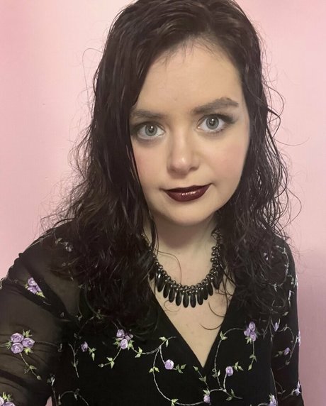 アジアンゴス オンリーファンズ 美しいヌード 写真