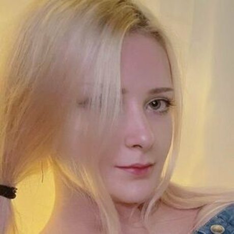 ネイティブオンリーファンズ 美しいヌード ギャラリー