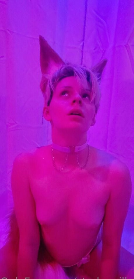 starkzzzilla 裸のモデル 画像