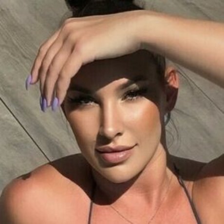 jacquelyn arthur トップモデル 写真