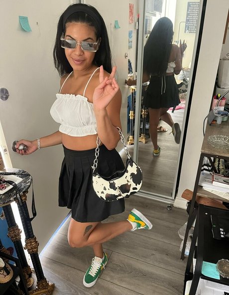 thereal mayafarrell ホットなポルノスター 写真
