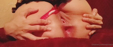 赤毛の熟女オンリーファンズ セクシーヌード 写真