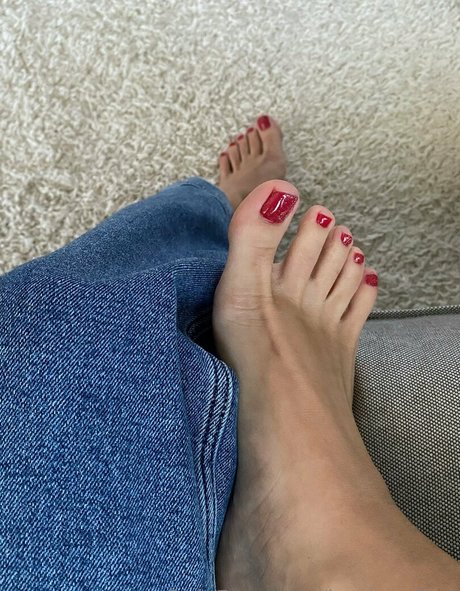 Itsnatysfeet ポルノモデル アーカイブ