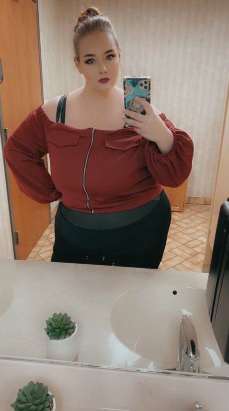 alyxston3 top profile image