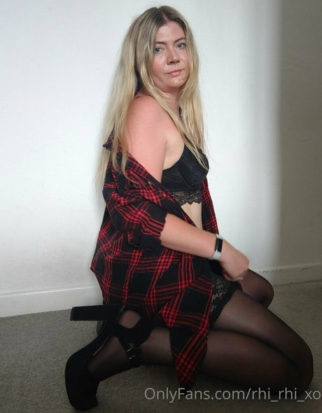 rhi rhi xo 美しいポルノスター アーカイブ