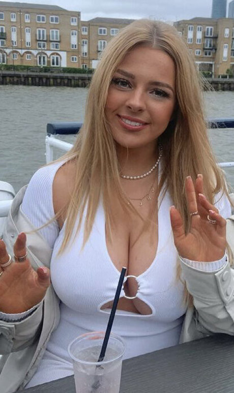Chloe Ilsley スターセックス 写真