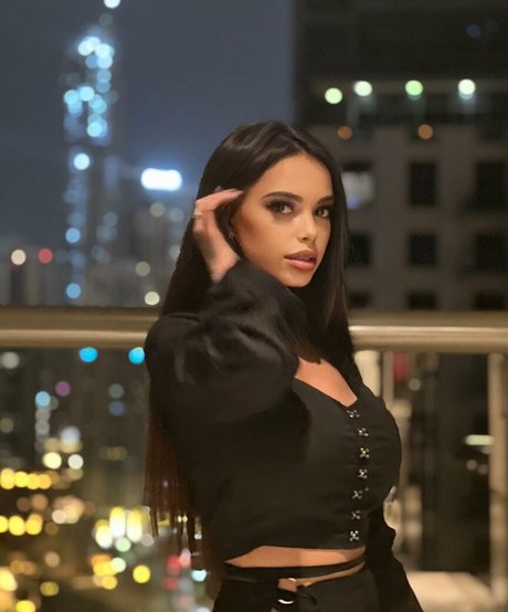 Maya Bulgarien エロティックなポルノスター 写真