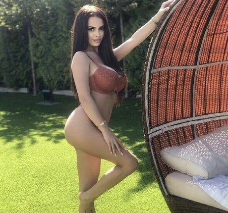 Maya Bulgarien 裸の女優 写真