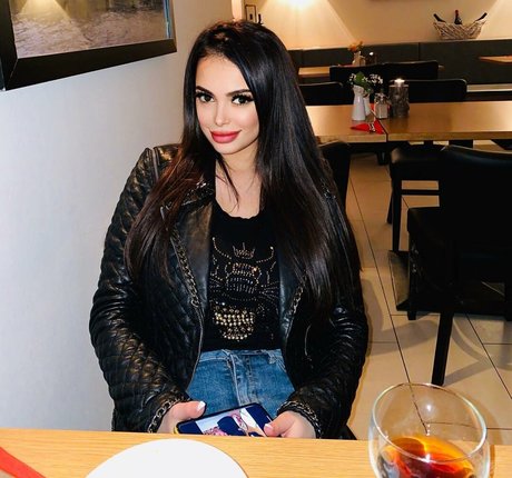 Maya Bulgarien 可愛い女優 写真