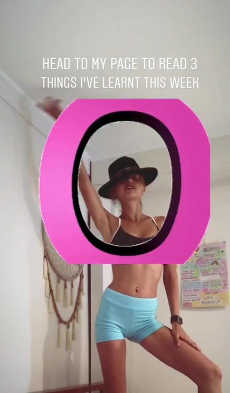 Isabelle Cornish ヌードのポルノスター 写真