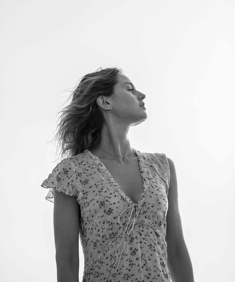 Isabelle Cornish トップスター 写真