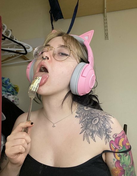 トランスティーンオンリーファンズ セクシーヌード 写真