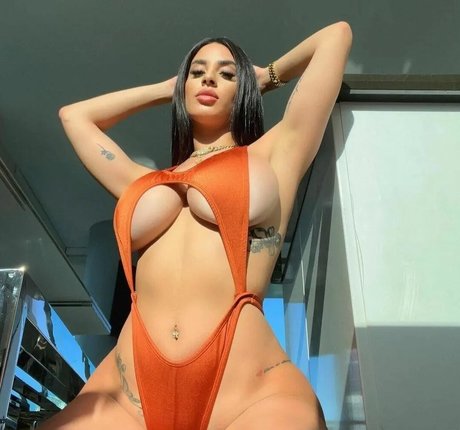 Jasleen Brar XXXモデル 写真