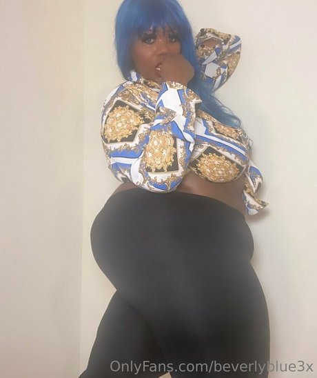 ヘンタイオンリーファンズ セクシーヌード 写真