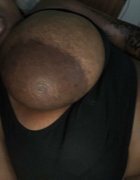 ワイドオンリーファン セクシーヌード 写真