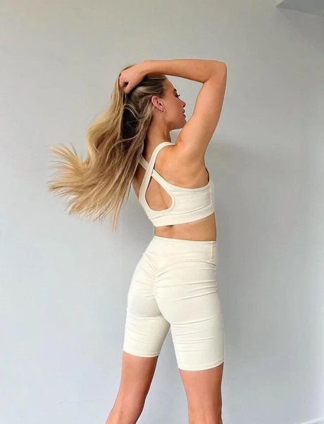 April Rose Pengilly セックススター 写真