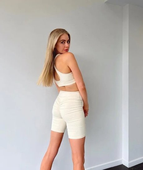 April Rose Pengilly ポルノスター 無料 アーカイブ