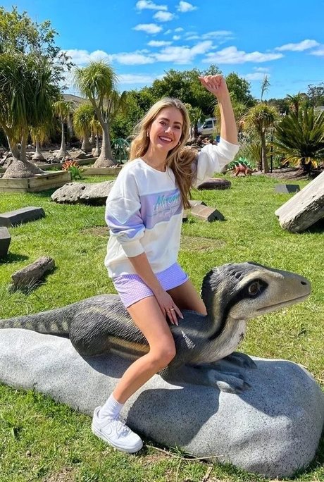 April Rose Pengilly top profile image