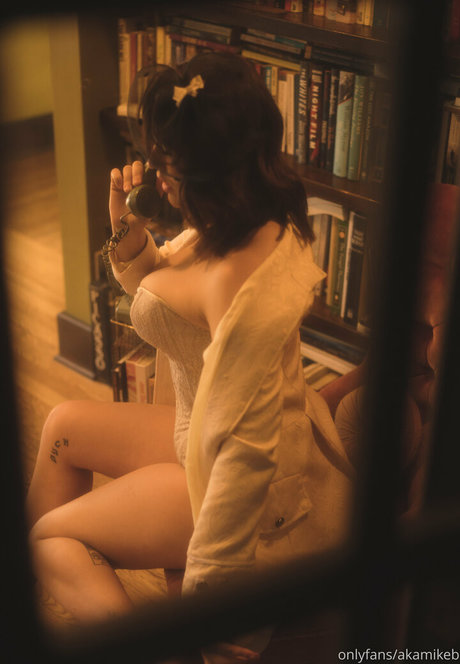 コスプレ ヘンタイ オンリーファンズ エロチック 写真