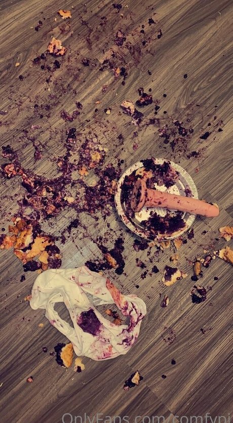 エモヌードオンリーファンズ ホット 画像