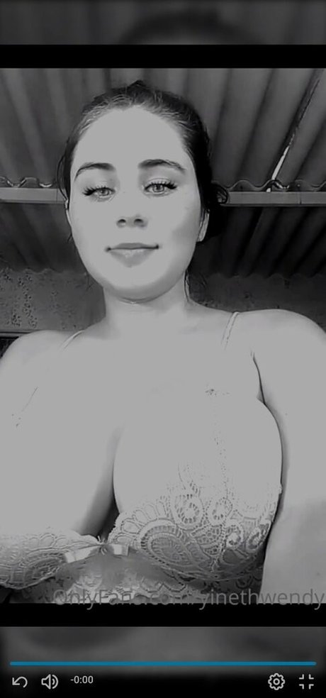 Wendy Yineth かわいいスター 写真