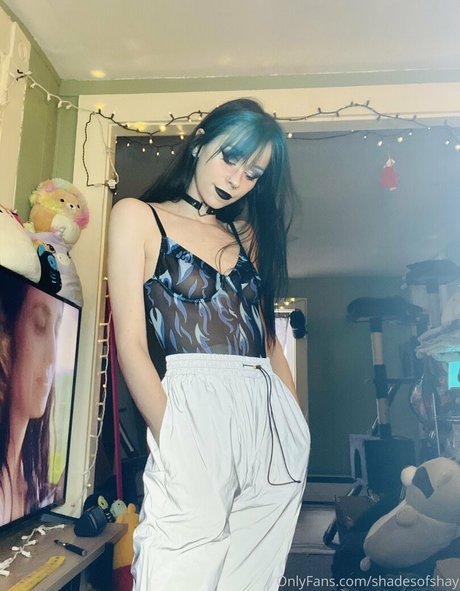 白いランジェリーオンリーファンズ セクシー 写真