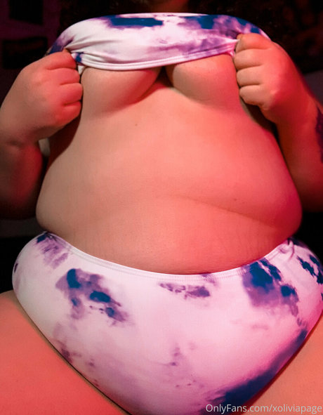 エボニーサマーオンリーファンズ エロチック 写真