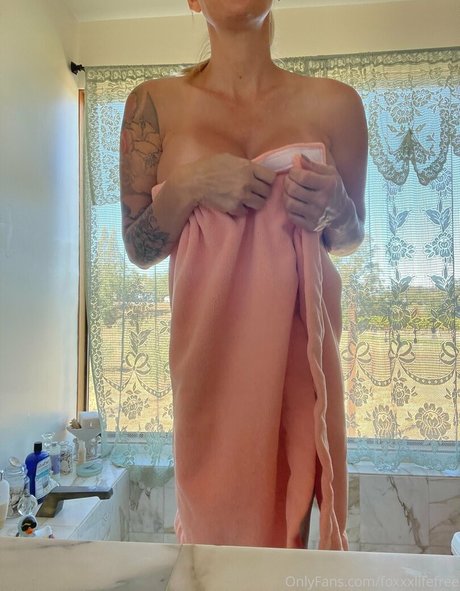 有名なレディボーイオンリーファンズ アダルト 写真