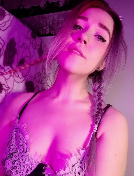 トゥワークオンリーファン 無料ポルノ 画像