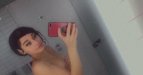太めのラテン系オンリーファンズ ポルノグラフィック 写真