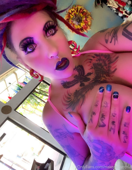 大学生のティーンオンリーファン 美しい裸 写真