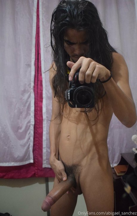 abigael sanchez 高品質モデル 写真