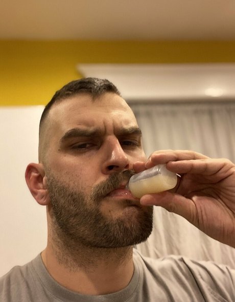 寝取られ無料オンリーファンズ ポルノ 写真